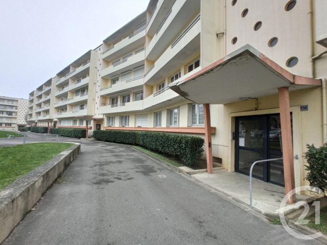 Appartement F5 à vendre - 5 pièces - 75 m2 - St Quentin - 02 - PICARDIE