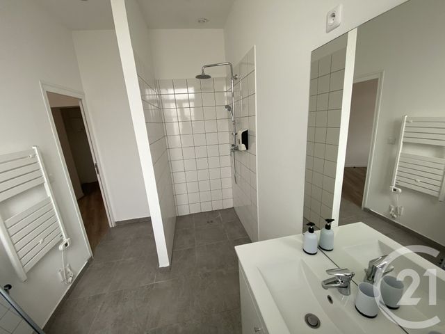 Appartement F2 &agrave; louer - 2 pi&egrave;ces - 55,57 m2 - St Quentin - 02 - PICARDIE