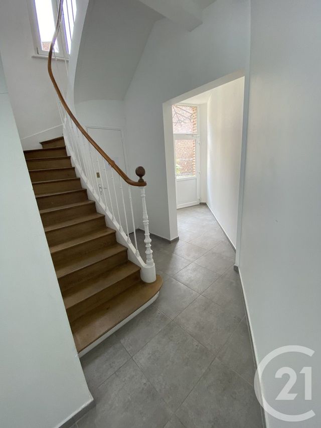 Appartement F2 &agrave; louer - 2 pi&egrave;ces - 55,57 m2 - St Quentin - 02 - PICARDIE