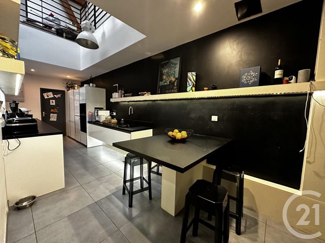 Afficher la photo en grand Maison à vendre - 7 pièces - 220 m2 - St Quentin - 02 - PICARDIE