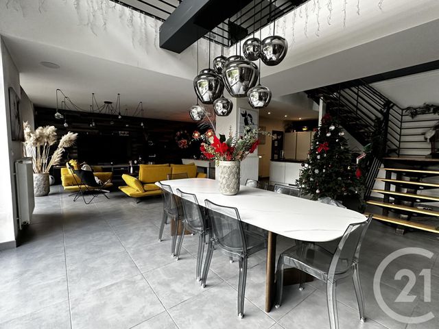Afficher la photo en grand Maison à vendre - 7 pièces - 220 m2 - St Quentin - 02 - PICARDIE