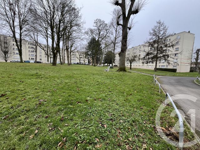 Appartement à vendre - 4 pièces - 93,50 m2 - St Quentin - 02 - PICARDIE