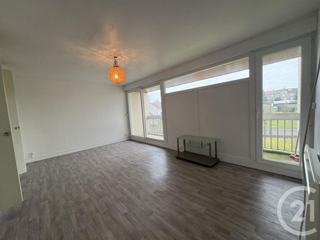 Appartement T3 à louer - 4 pièces - 70 m2 - St Quentin - 02 - PICARDIE