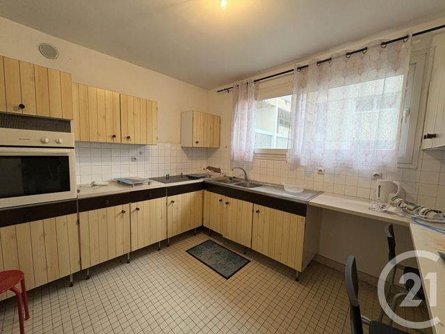 Appartement T3 à louer - 4 pièces - 70 m2 - St Quentin - 02 - PICARDIE