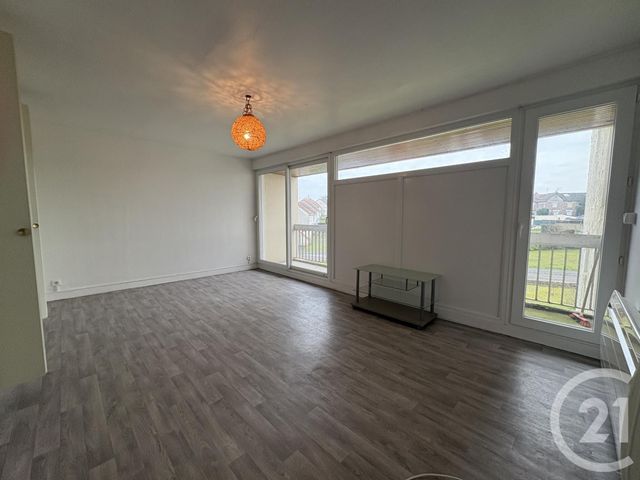 Appartement T3 à louer - 4 pièces - 70 m2 - St Quentin - 02 - PICARDIE