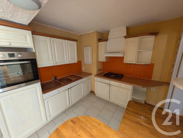 Maison à louer - 4 pièces - 65 m2 - St Quentin - 02 - PICARDIE