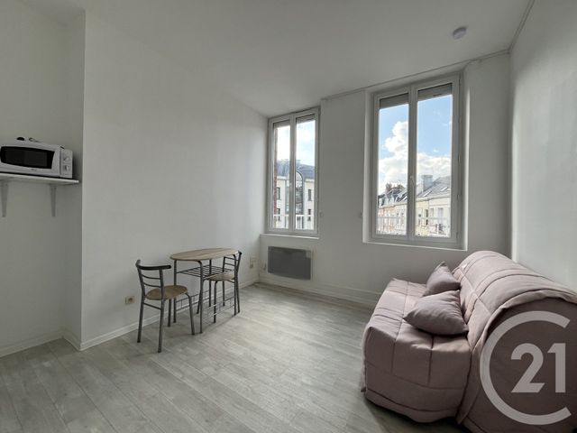 Appartement Studio à louer ST QUENTIN