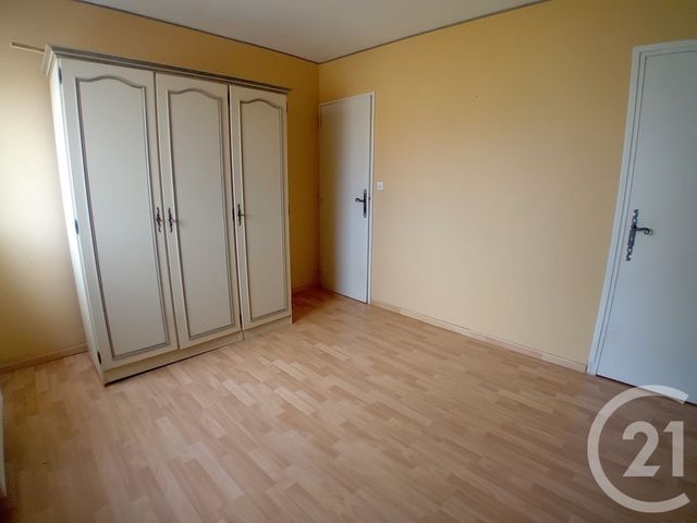 Afficher la photo en grand Appartement F4 à vendre - 5 pièces - 100,10 m2 - St Quentin - 02 - PICARDIE
