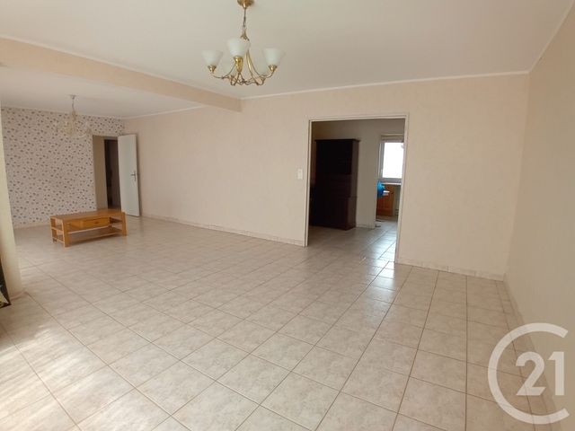 Appartement F4 à vendre - 5 pièces - 100,10 m2 - St Quentin - 02 - PICARDIE