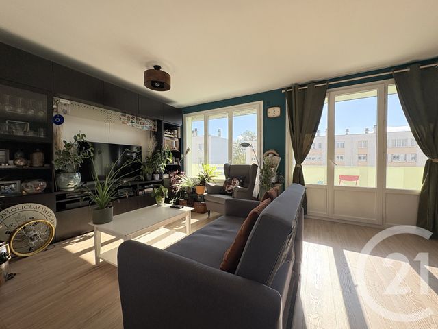 Afficher la photo en grand Appartement T3 à vendre - 3 pièces - 65,32 m2 - St Quentin - 02 - PICARDIE