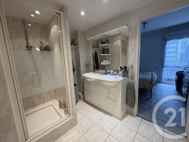 Appartement T3 &agrave; louer - 3 pi&egrave;ces - 81 m2 - St Quentin - 02 - PICARDIE