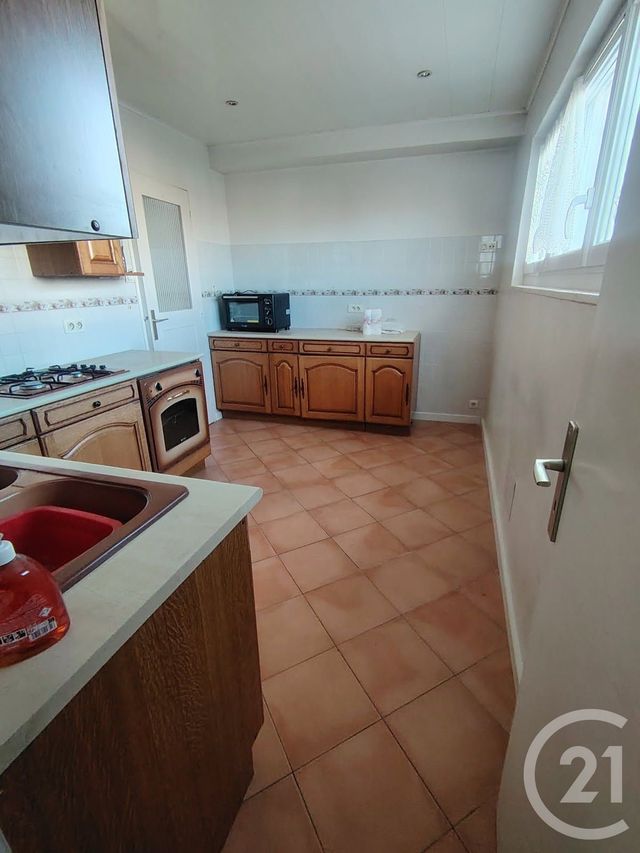 Appartement F4 à vendre - 5 pièces - 80,45 m2 - St Quentin - 02 - PICARDIE