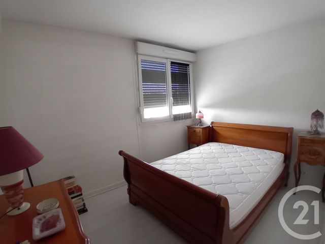 Appartement F4 à vendre - 5 pièces - 80,45 m2 - St Quentin - 02 - PICARDIE