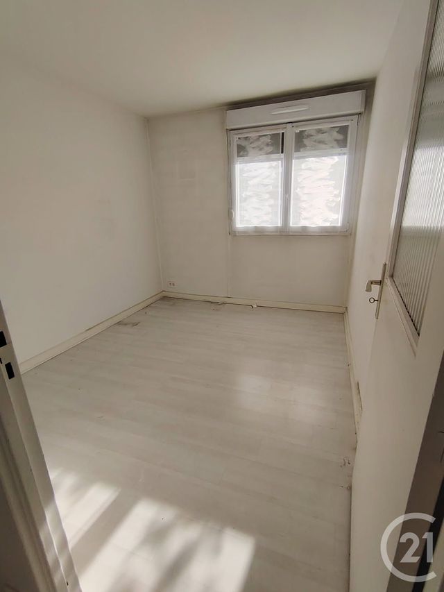 Appartement F4 à vendre - 5 pièces - 80,45 m2 - St Quentin - 02 - PICARDIE