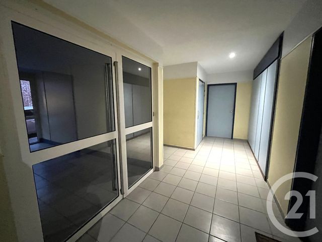 Afficher la photo en grand Appartement T2 à louer - 2 pièces - 50,50 m2 - St Quentin - 02 - PICARDIE