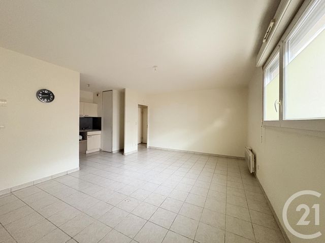 Afficher la photo en grand Appartement T2 à louer - 2 pièces - 50,50 m2 - St Quentin - 02 - PICARDIE