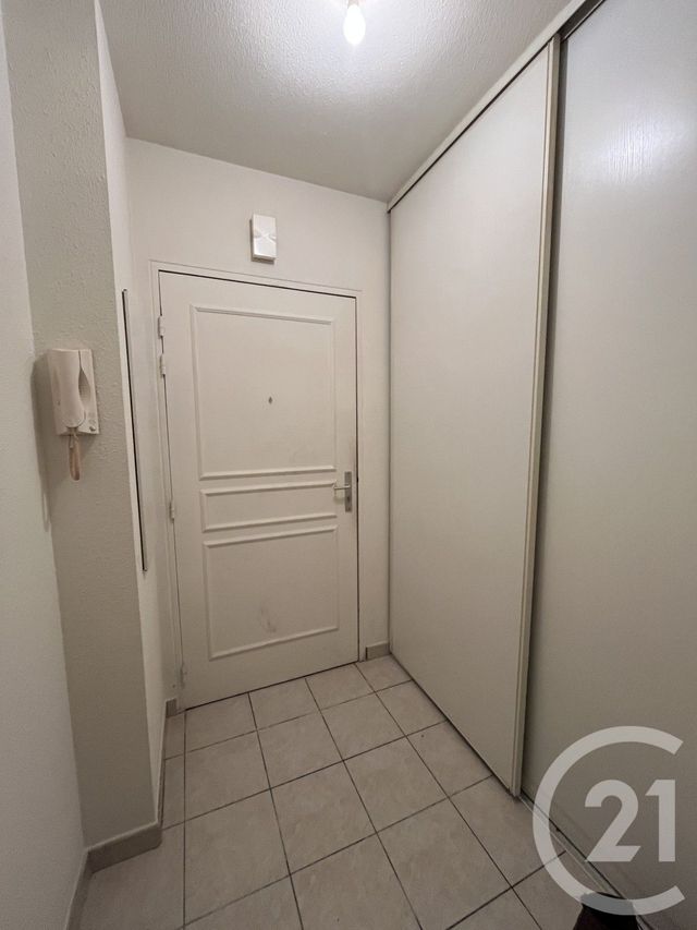 Afficher la photo en grand Appartement T2 à louer - 2 pièces - 50,50 m2 - St Quentin - 02 - PICARDIE