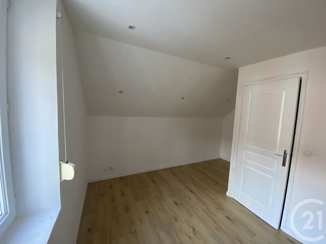 Maison à louer - 4 pièces - 60,03 m2 - St Quentin - 02 - PICARDIE