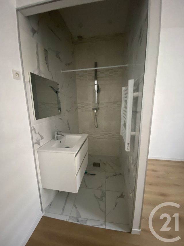 Maison à louer - 4 pièces - 60,03 m2 - St Quentin - 02 - PICARDIE