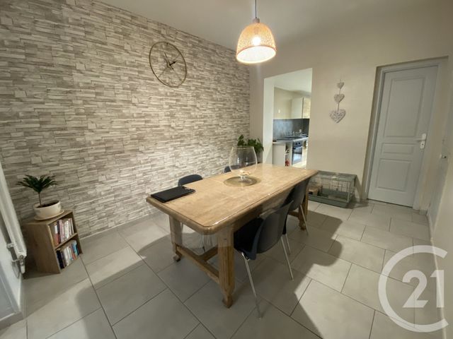 Maison à louer - 4 pièces - 81,95 m2 - Neuville St Amand - 02 - PICARDIE