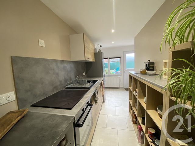 Maison à louer - 4 pièces - 81,95 m2 - Neuville St Amand - 02 - PICARDIE