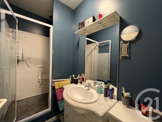 Appartement F4 à vendre - 6 pièces - 101,59 m2 - St Quentin - 02 - PICARDIE