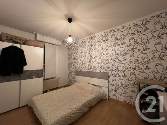 Appartement F4 à vendre - 6 pièces - 101,59 m2 - St Quentin - 02 - PICARDIE