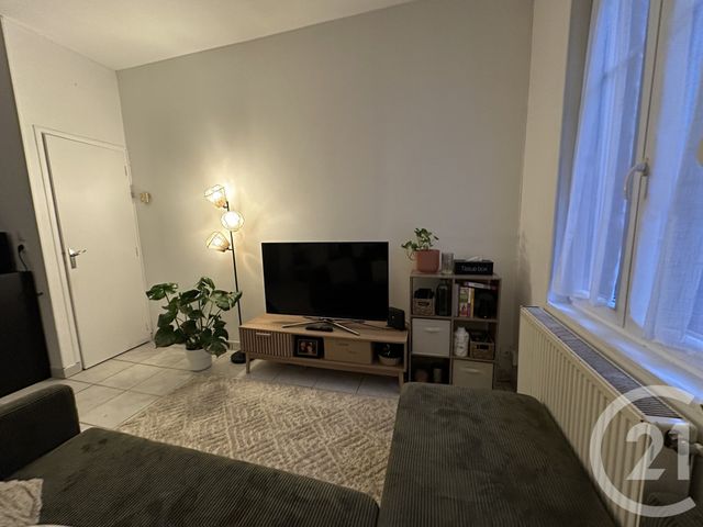 Maison à louer - 3 pièces - 45 m2 - St Quentin - 02 - PICARDIE