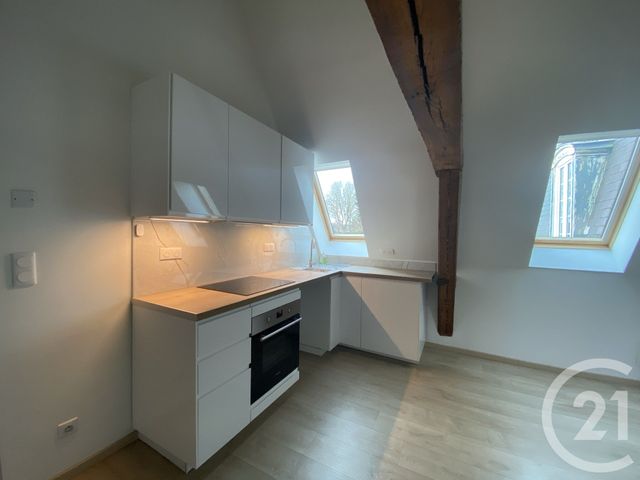 Appartement F3 &agrave; louer - 3 pi&egrave;ces - 80,28 m2 - St Quentin - 02 - PICARDIE