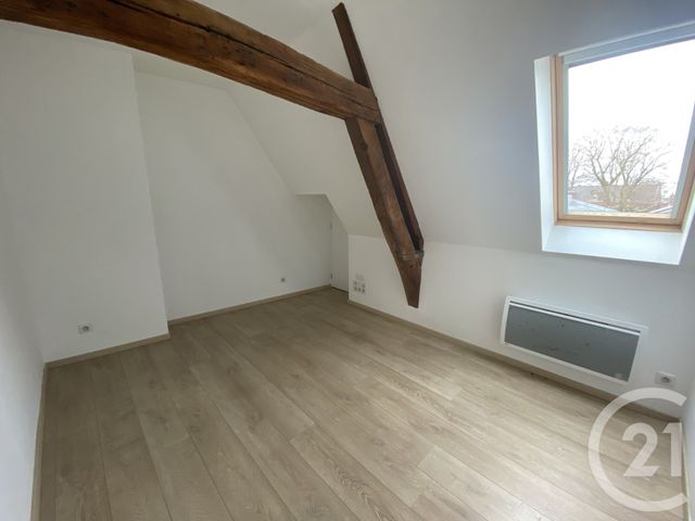 Appartement F3 &agrave; louer - 3 pi&egrave;ces - 80,28 m2 - St Quentin - 02 - PICARDIE