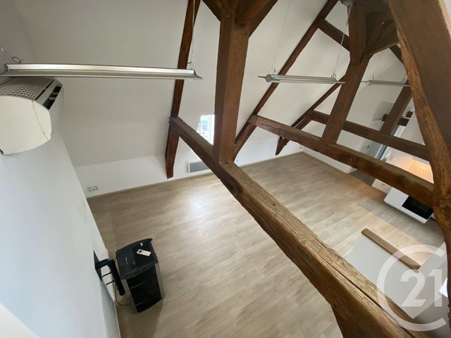 Appartement F3 &agrave; louer - 3 pi&egrave;ces - 80,28 m2 - St Quentin - 02 - PICARDIE