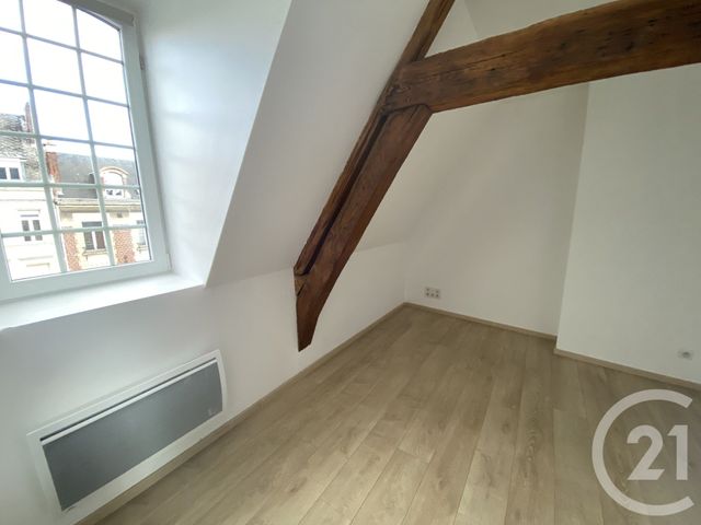 Appartement F3 à louer - 3 pièces - 80,28 m2 - St Quentin - 02 - PICARDIE