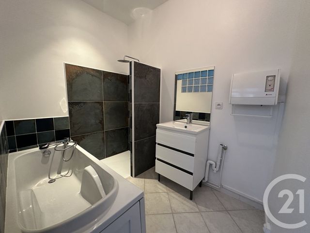 Appartement F2 &agrave; louer - 2 pi&egrave;ces - 34 m2 - St Quentin - 02 - PICARDIE