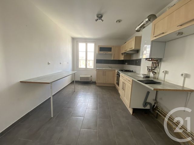 Appartement F5 &agrave; louer - 5 pi&egrave;ces - 110 m2 - St Quentin - 02 - PICARDIE