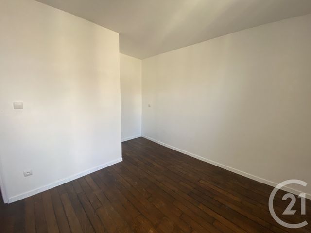 Appartement F5 &agrave; louer - 5 pi&egrave;ces - 110 m2 - St Quentin - 02 - PICARDIE