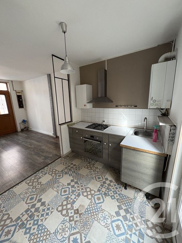 Maison &agrave; louer - 3 pi&egrave;ces - 48 m2 - St Quentin - 02 - PICARDIE
