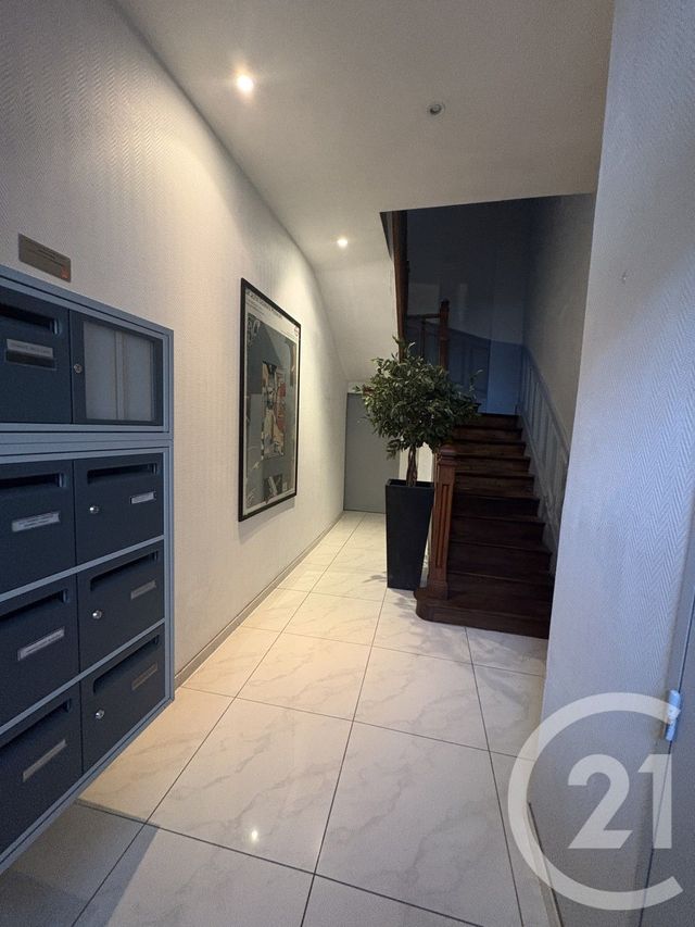 Appartement Studio &agrave; louer - 1 pi&egrave;ce - 26,79 m2 - St Quentin - 02 - PICARDIE