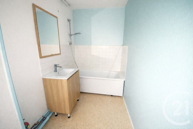 Appartement F3 &agrave; louer - 3 pi&egrave;ces - 67,48 m2 - St Quentin - 02 - PICARDIE