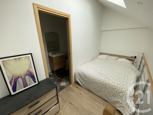 Appartement Duplex &agrave; louer - 2 pi&egrave;ces - 27,87 m2 - St Quentin - 02 - PICARDIE