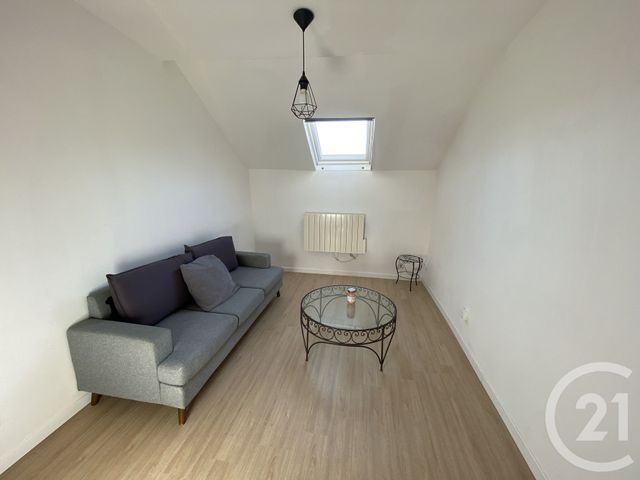 Appartement Duplex &agrave; louer - 2 pi&egrave;ces - 33 m2 - St Quentin - 02 - PICARDIE