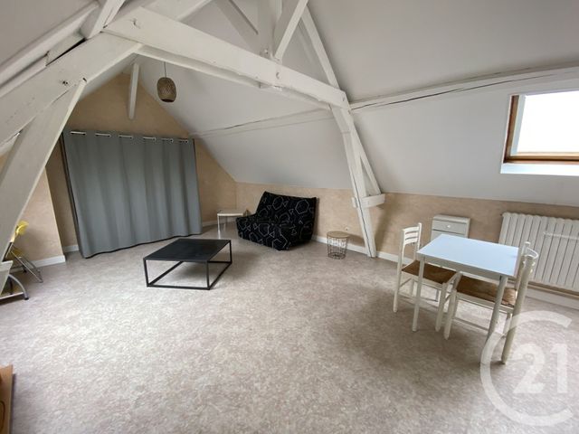 Appartement Studio à louer ST QUENTIN