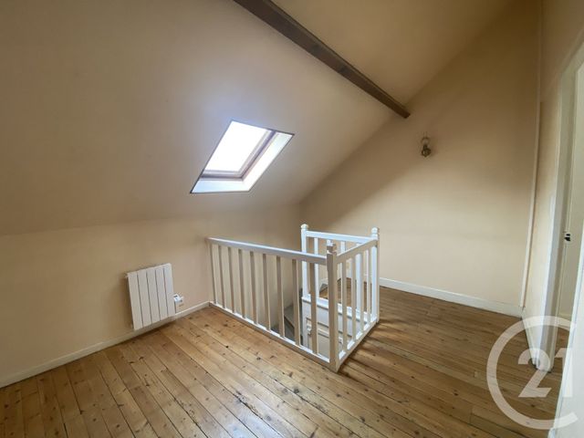 Maison &agrave; louer - 3 pi&egrave;ces - 68,80 m2 - St Quentin - 02 - PICARDIE