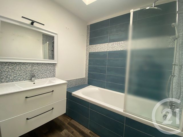 Maison &agrave; louer - 3 pi&egrave;ces - 68,80 m2 - St Quentin - 02 - PICARDIE