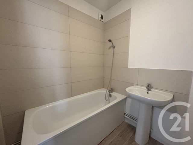 Appartement F3 &agrave; louer - 3 pi&egrave;ces - 71 m2 - Gauchy - 02 - PICARDIE