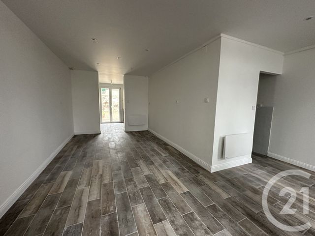 Maison &agrave; louer - 3 pi&egrave;ces - 62,32 m2 - St Quentin - 02 - PICARDIE