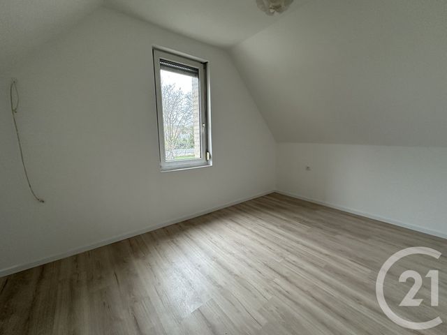 Maison &agrave; louer - 3 pi&egrave;ces - 62,32 m2 - St Quentin - 02 - PICARDIE