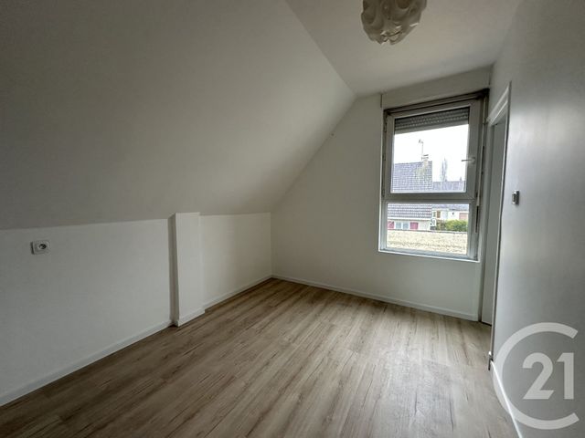 Maison &agrave; louer - 3 pi&egrave;ces - 62,32 m2 - St Quentin - 02 - PICARDIE