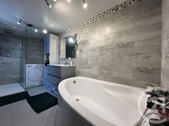 Maison &agrave; louer - 4 pi&egrave;ces - 105 m2 - St Quentin - 02 - PICARDIE