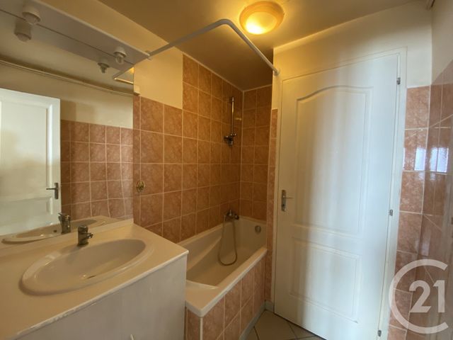 Maison &agrave; louer - 3 pi&egrave;ces - 76 m2 - St Quentin - 02 - PICARDIE