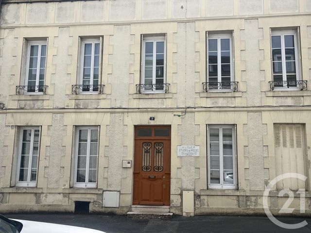 Appartement Studio à louer ST QUENTIN